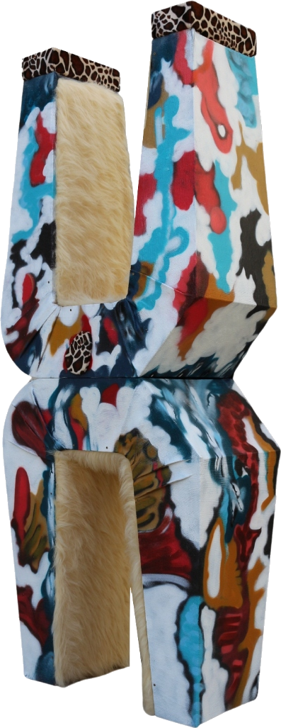 Atalante — sculpture U mutant, peinture chatoyante et fourrure ivoire